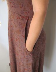 שמלה עלמא חום פרחוני כיסים