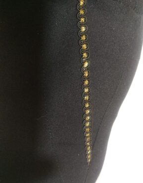 עיטור זהב מכנסיים שחורים מחוייטים עם כיסים
